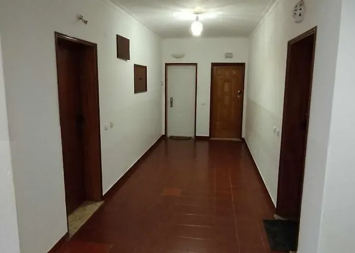 Appartement Dos Aveiros, Lote 6 T1 - *
