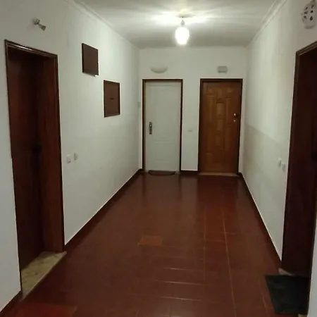 Apartamento Dos Aveiros, Lote 6 T1 - *