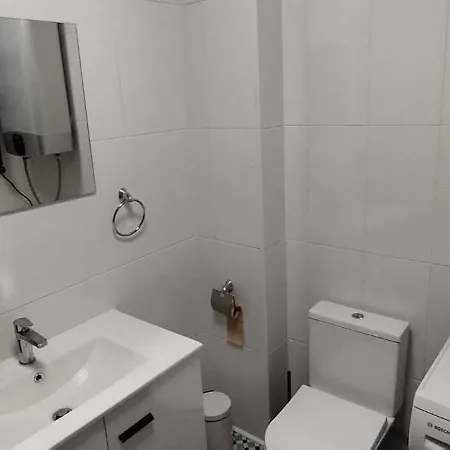 Apartamento Dos Aveiros, Lote 6 T1 - *