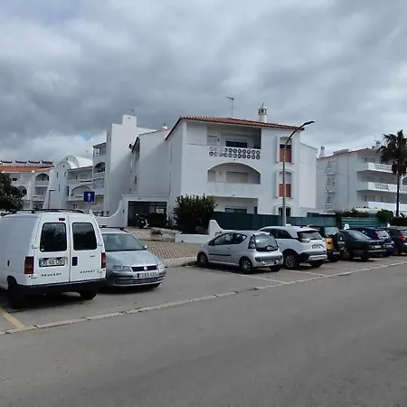 Dos Aveiros, Lote 6 T1 - *