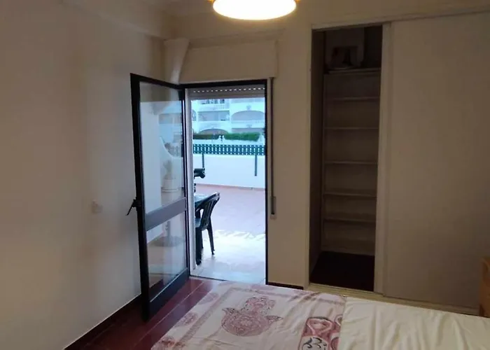 Dos Aveiros, Lote 6 T1 - Apartamento
