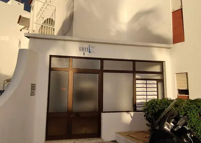 Apartamento Dos Aveiros, Lote 6 T1 - *